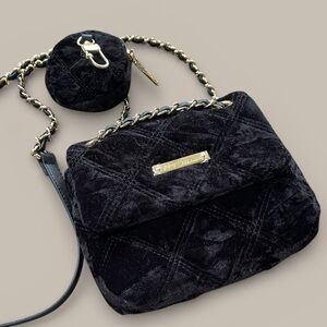 Betsey Johnson Black Velvet Quilted Crossbody Bag Chain Strap Coin AirPods Pouch